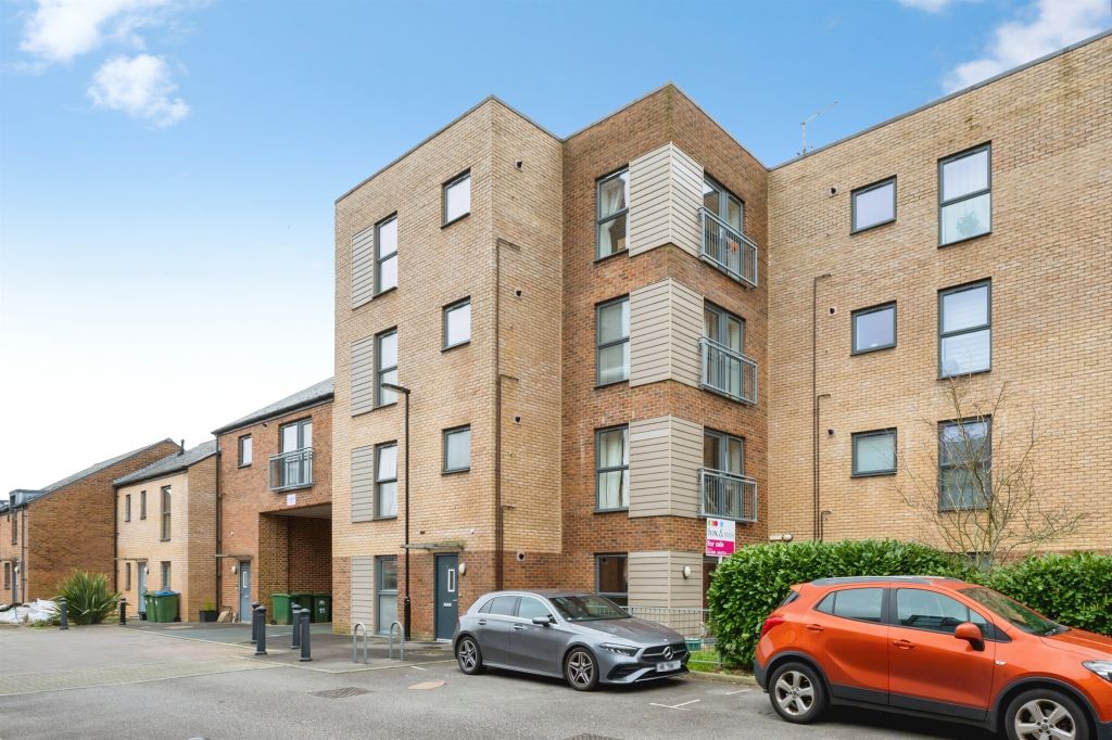 2 bed flat for saleLaxton Close, Southampton SO19