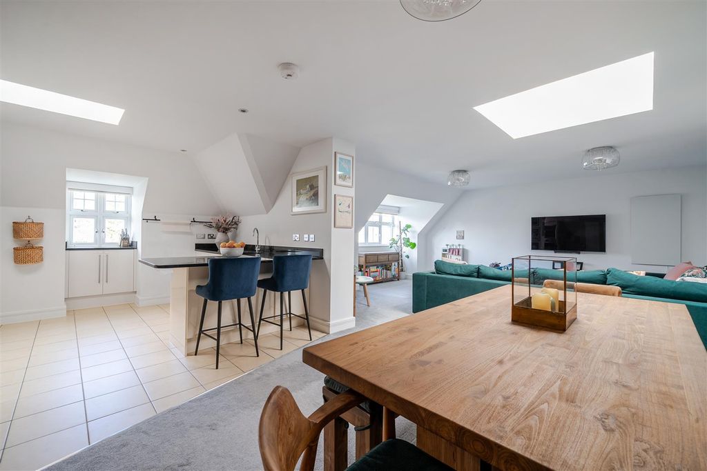 Additional image 11 of 2 bed flat for saleLanden House, Rectory Road Wokingham, Berkshire RG40