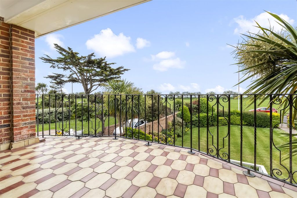 Additional image 18 of 2 bed flat for saleMarine Drive, Goring, Worthing BN12
