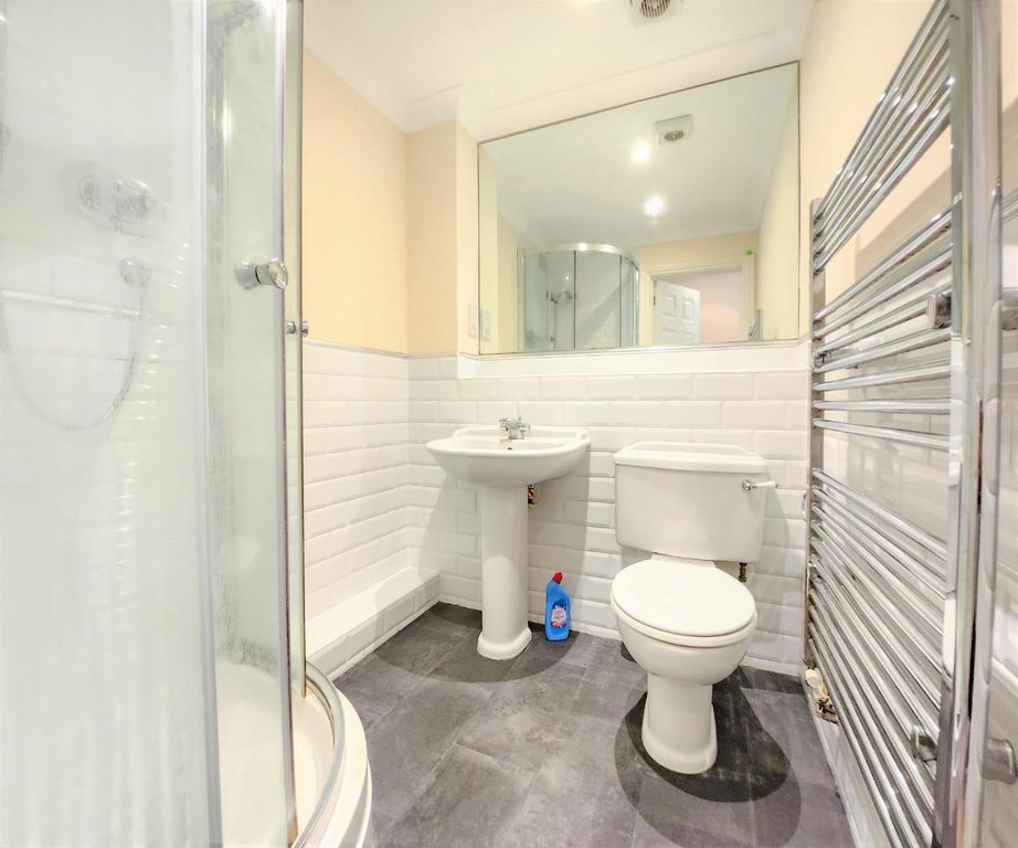 Additional image 7 of 2 bed flat for saleFinchampstead Road, Wokingham RG40