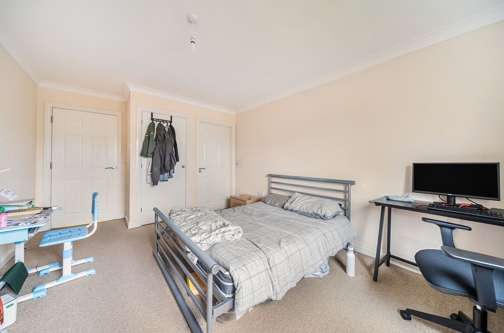 Additional image 5 of 2 bed flat for saleWinchester Road, Southampton, Hampshire SO16