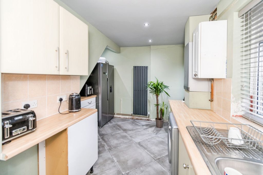 Additional image 3 of 2 bed semi-detached house for saleHollyoak Road, Southampton, Hampshire SO16