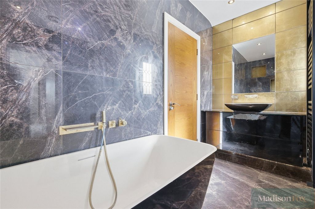 Additional image 23 of 5 bed detached house for saleWoodland Way, Woodford Green IG8
