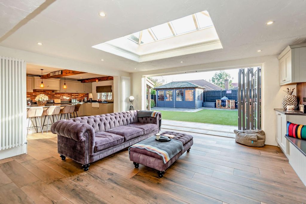 Additional image 3 of 4 bed detached house for saleJunction Road, Ashford TW15