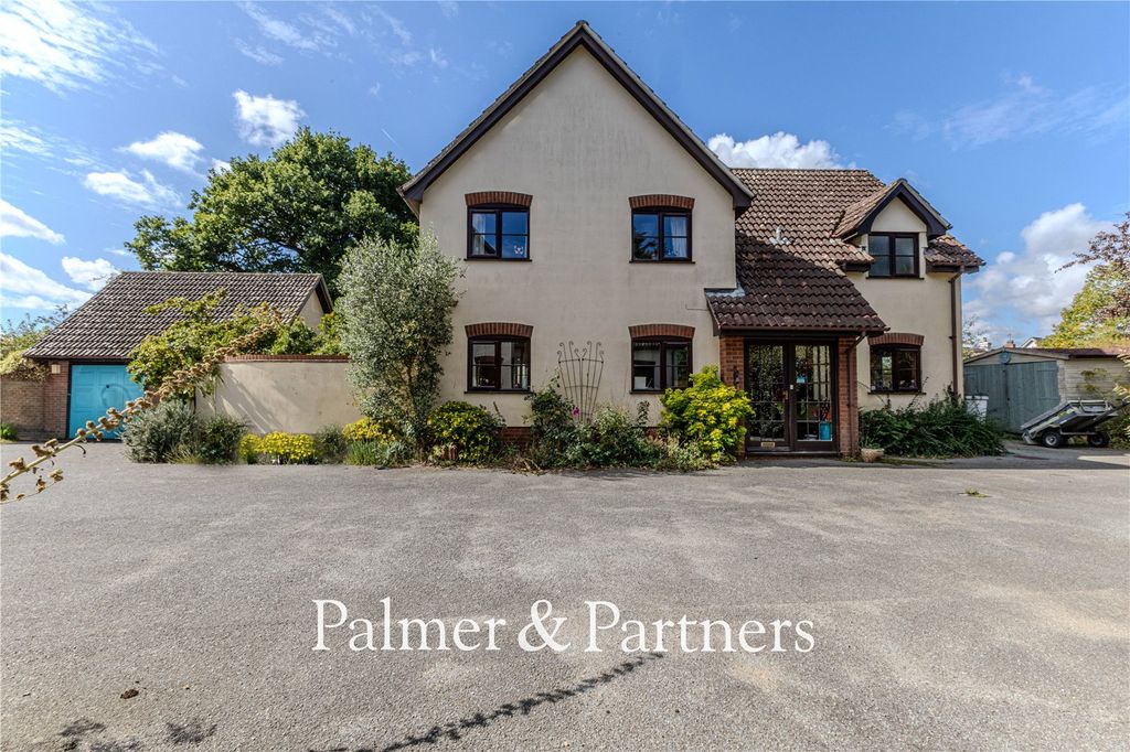 4 bed detached house for saleIpswich Road, Woodbridge, Suffolk IP12