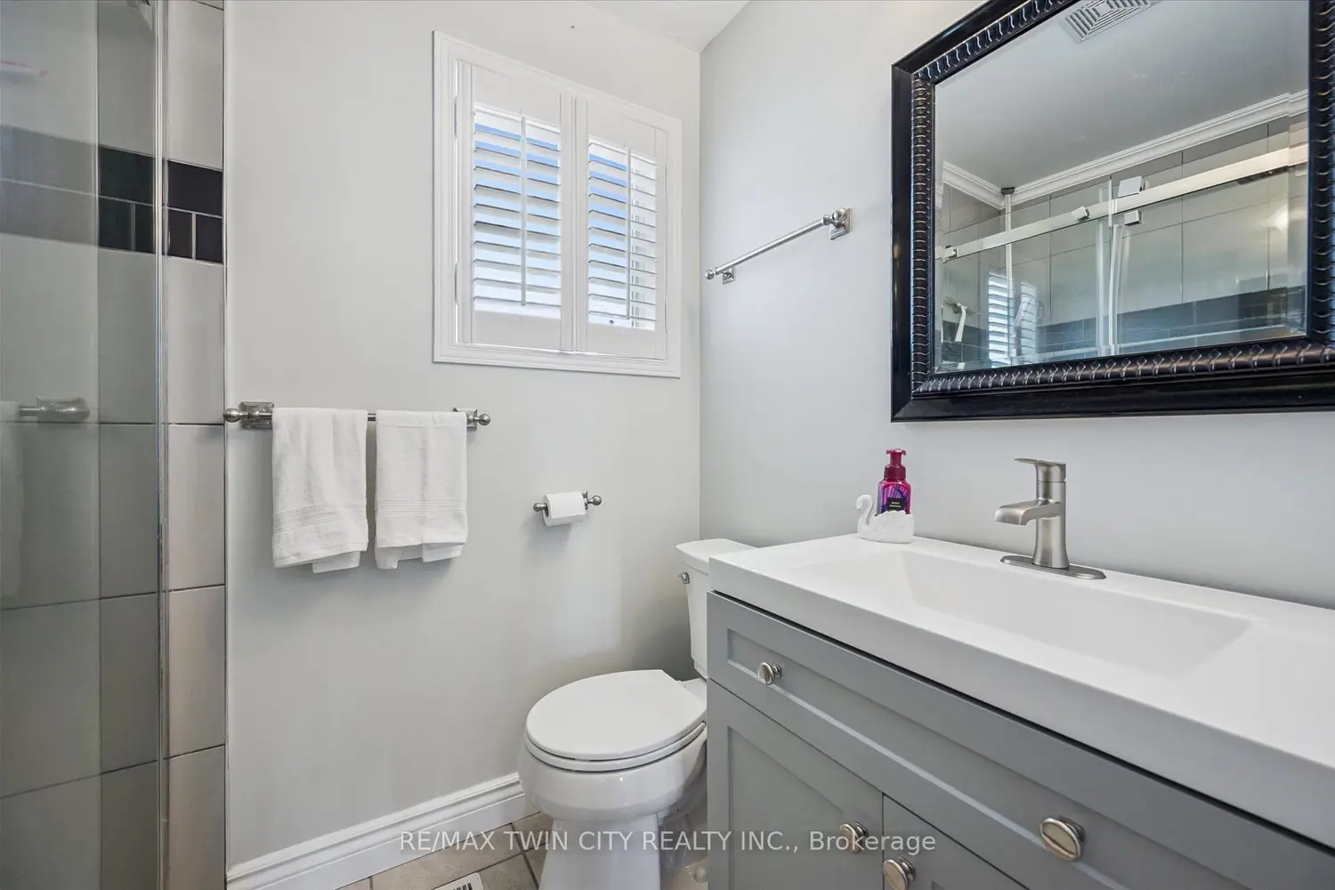 Additional image 8 of 11 Acorn Way