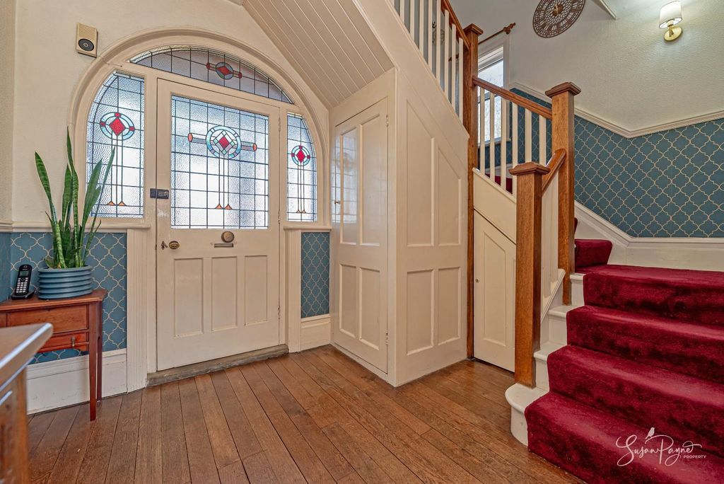 Additional image 5 of 4 bed detached house for saleCalbourne Road, Newport PO30