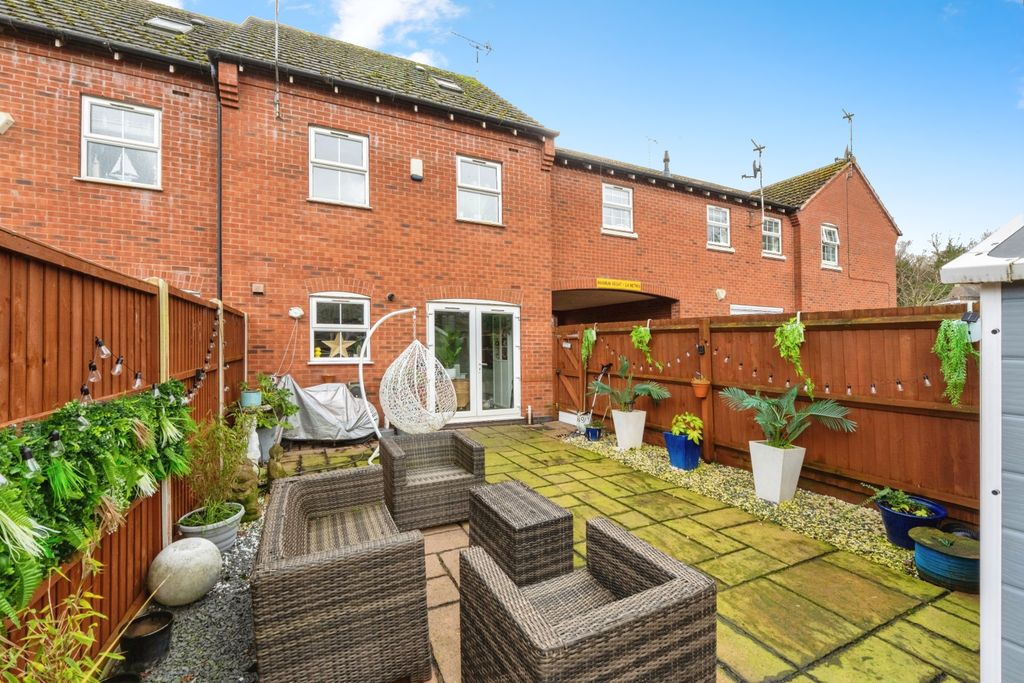 Additional image 4 of 3 bed end terrace house for saleGrapes Garden Close, Loughborough LE12
