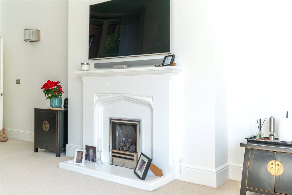 Additional image 8 of 2 bed flat for saleBrandesbury Square, Woodford Green IG8