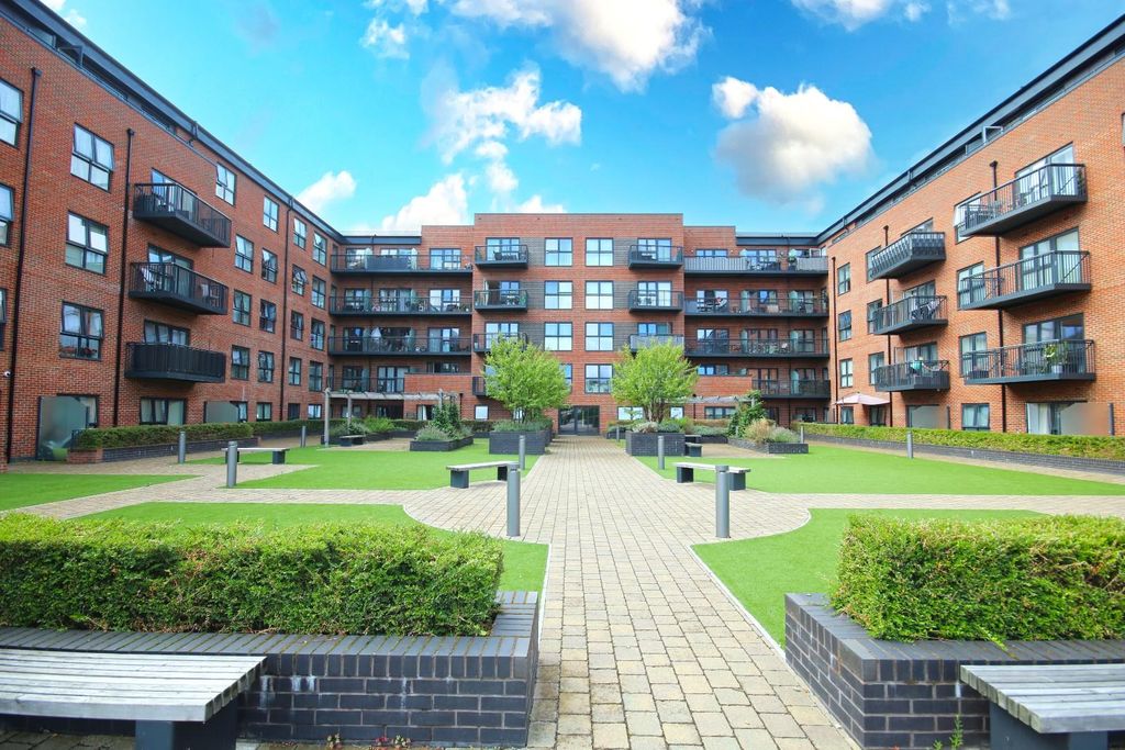 Additional image 2 of 2 bed flat for sale5 Pitcher Lane, Ashford TW15