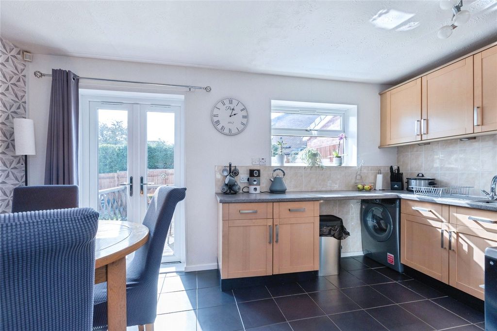 Additional image 6 of 3 bed semi-detached house for saleWindsor Avenue, Groby, Leicester LE6