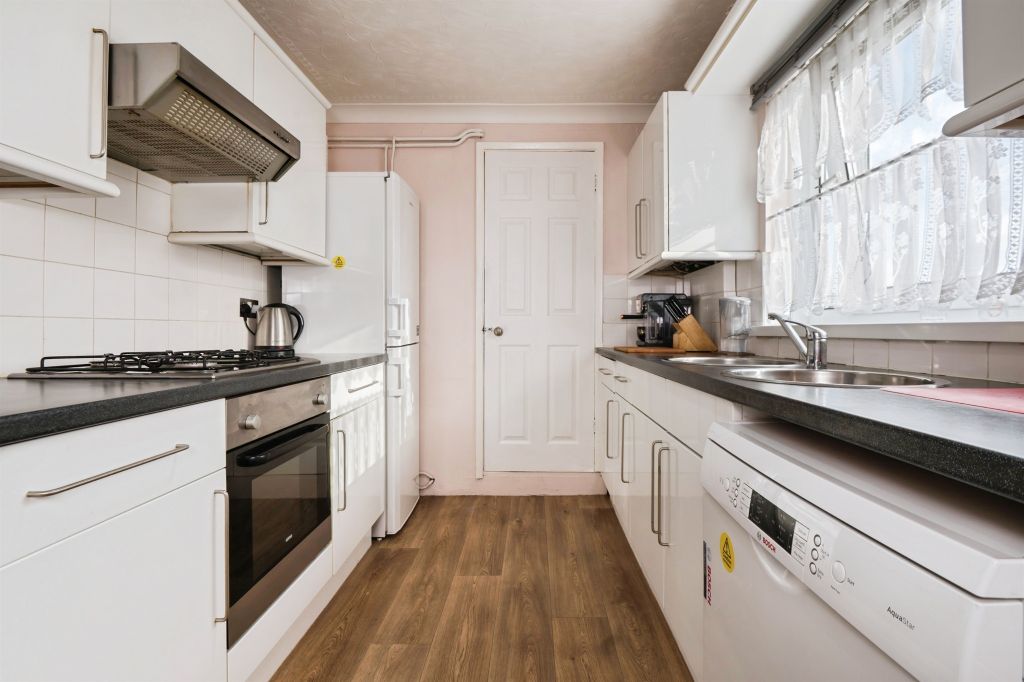 Additional image 6 of 2 bed flat for saleCuckmere Lane, Southampton SO16
