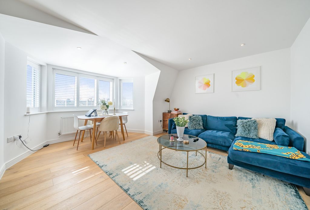 Additional image 6 of 2 bed flat for saleOrchard Court, The Avenue, Worcester Park KT4