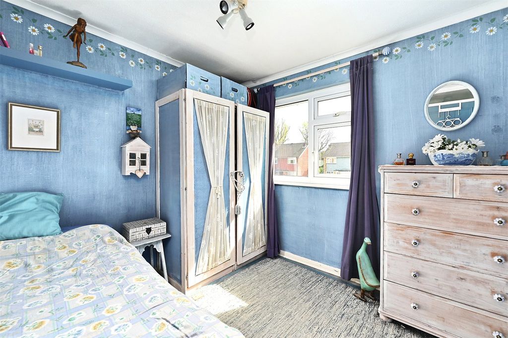 Additional image 8 of 4 bed semi-detached house for saleWeybridge Mead, Yateley, Hampshire GU46