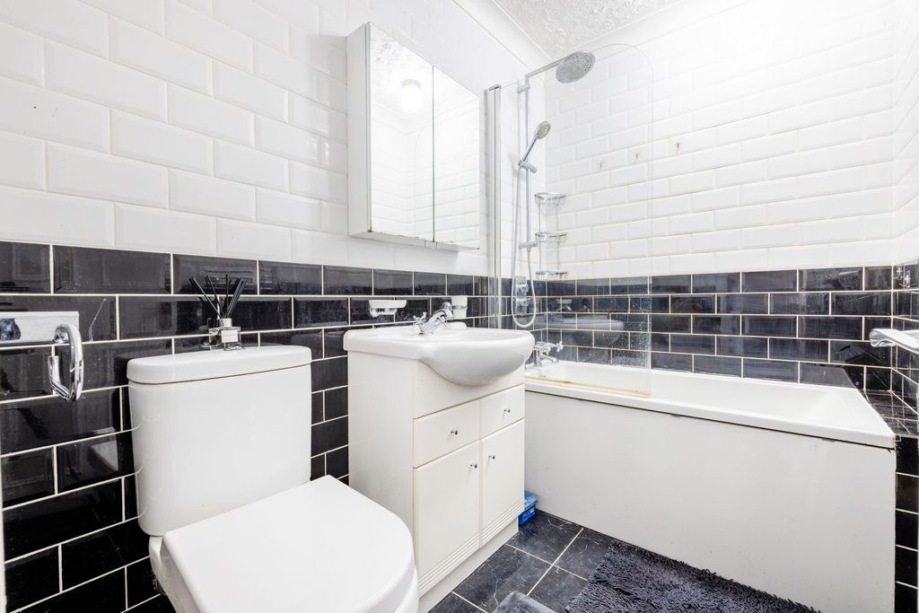 Additional image 10 of 4 bed terraced house for saleGodstone Road, Whyteleafe CR3