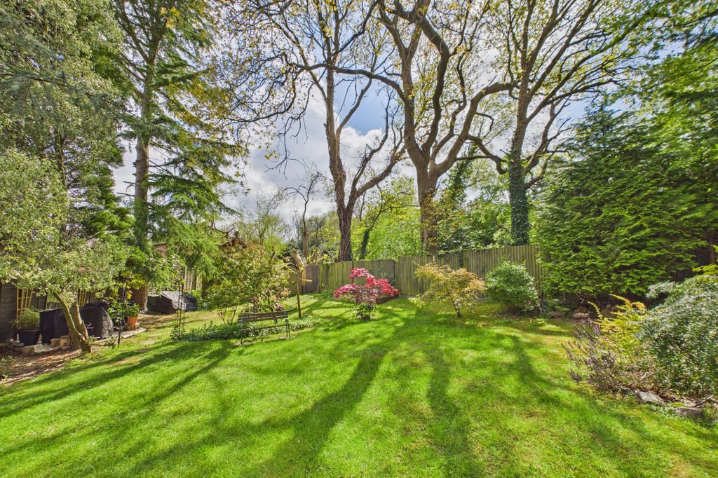 Additional image 17 of 4 bed detached house for saleChristie Walk, Yateley, Hampshire GU46
