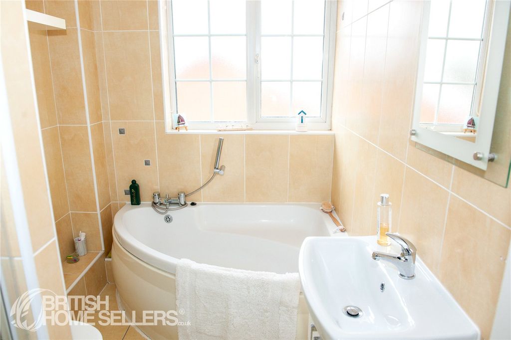 Additional image 16 of 3 bed town house for saleQueen's Grove, Southsea, Hampshire PO5