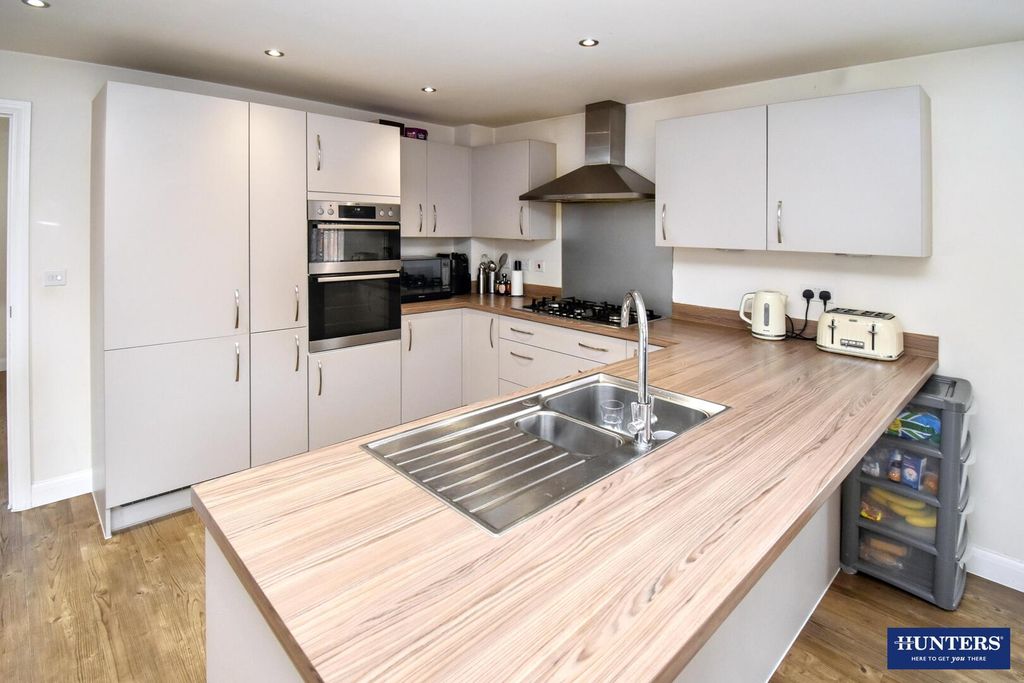 Additional image 8 of 5 bed detached house for saleOswins View, Wigston LE18