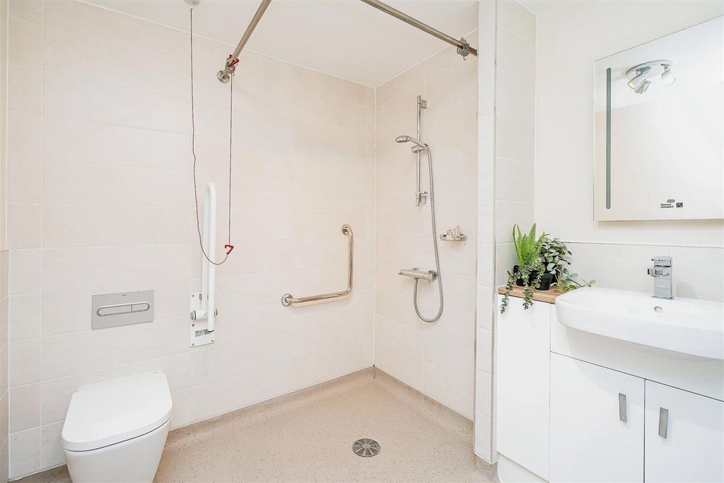 Additional image 11 of 2 bed flat for saleThorneycroft, Wood Road, Tettenhall WV6