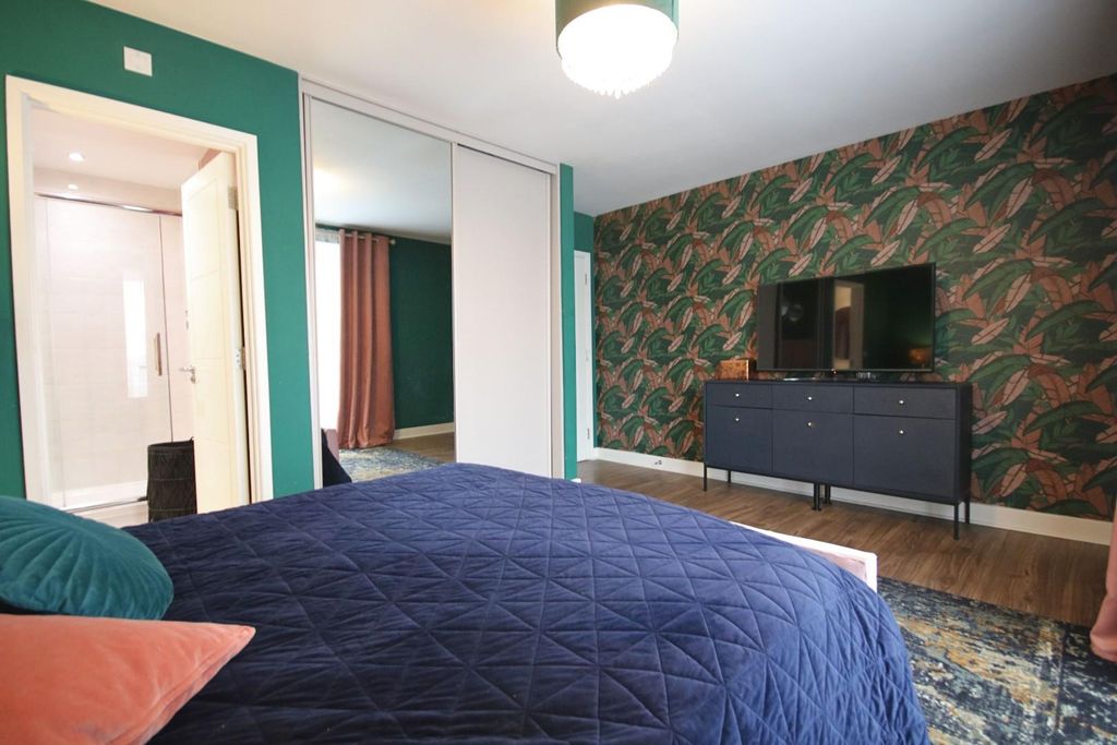 Additional image 8 of 2 bed flat for saleThe Foundry, Ashford TW15