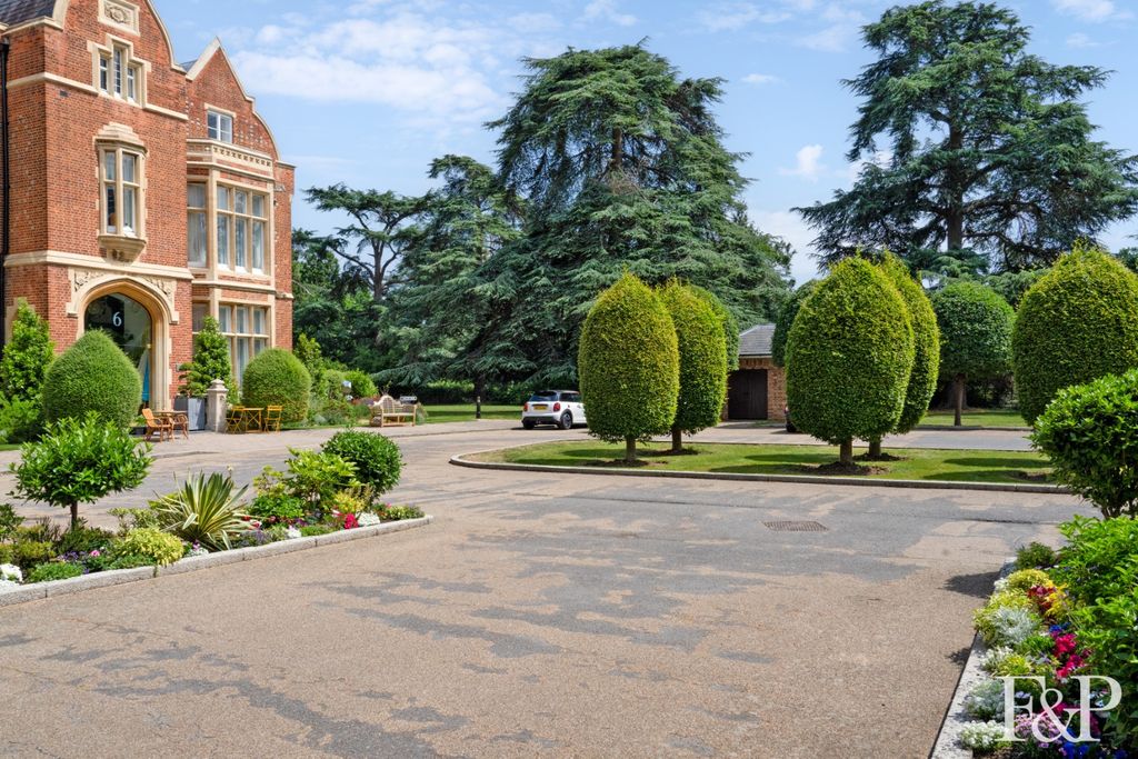 Additional image 14 of 2 bed flat for saleLongbourn, Windsor SL4
