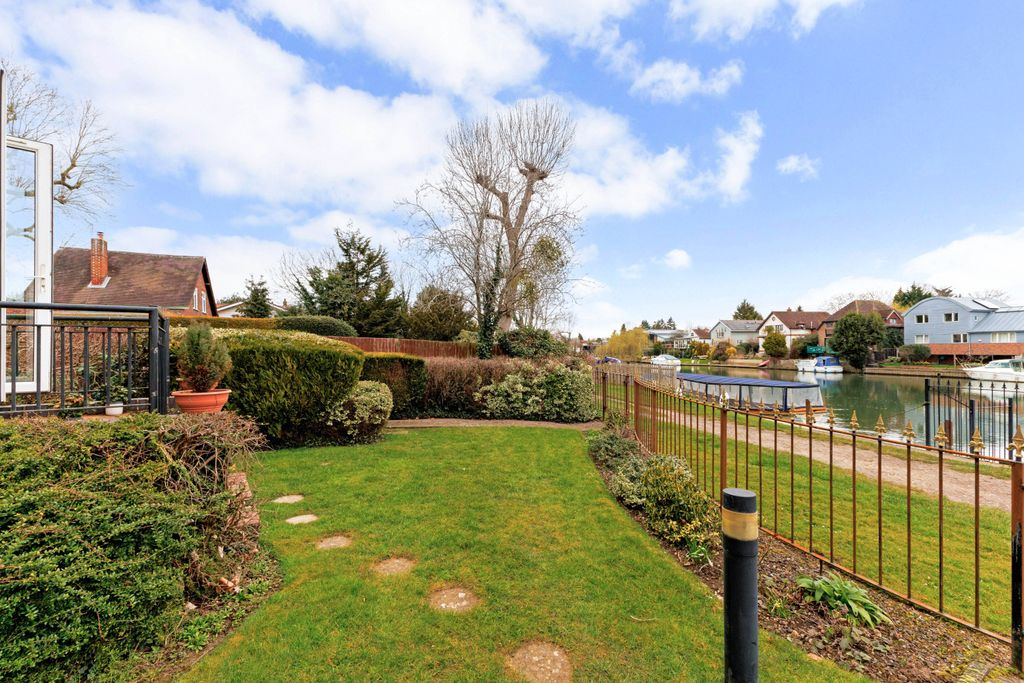 Additional image 4 of 2 bed flat for saleWindsor Road, Windsor SL4