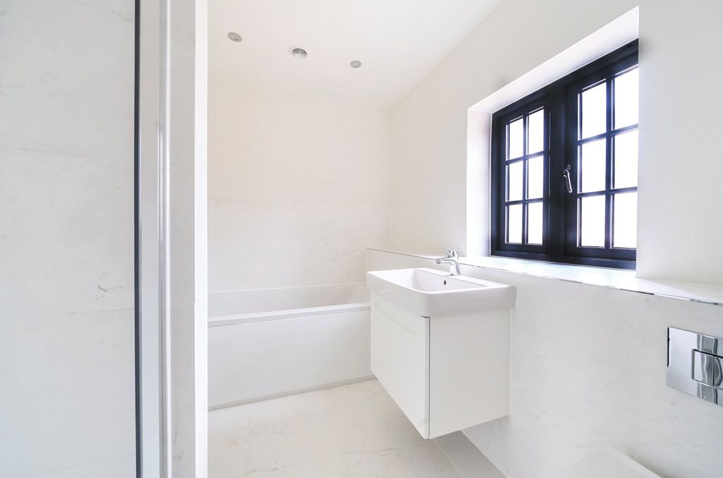 Additional image 11 of 3 bed semi-detached house for saleKing Alfreds Drive, Wincanton, Somerset BA9