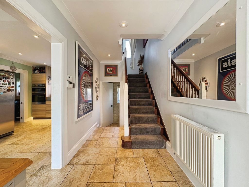 Additional image 7 of 6 bed detached house for saleSwallowcliffe Gardens, Yeovil BA20
