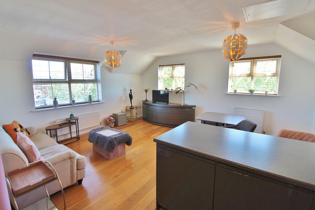 2 bed flat for saleCotton Road, Milton PO3 photo 5