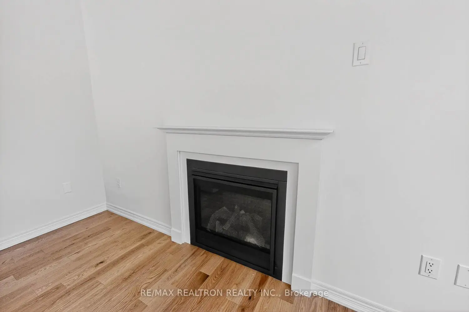 1 Wakefield Boulevard photo 3