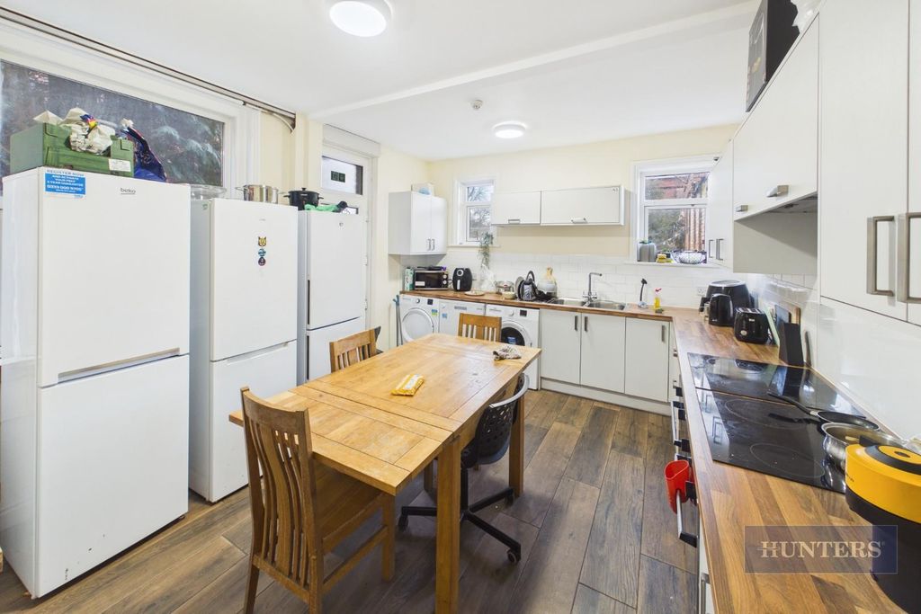 Additional image 4 of 7 bed property for saleHoward Road, Southampton SO15