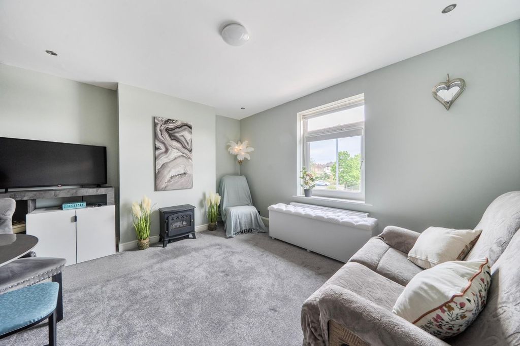 Additional image 2 of 2 bed flat for saleChilde Square, Portsmouth PO2
