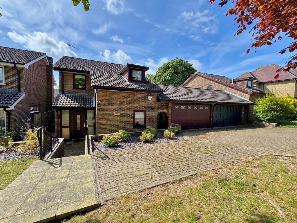 4 bed detached house for saleHavant Road, Cosham PO6