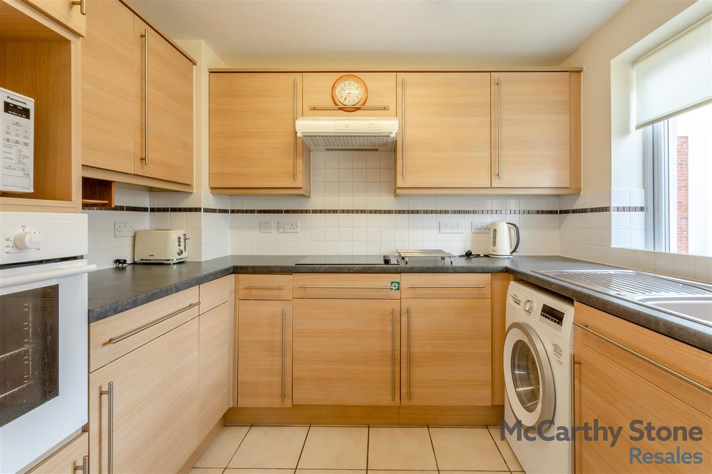 Additional image 5 of 2 bed flat for saleRowleys Court, Sandhurst Street, Oadby, Leicester LE2