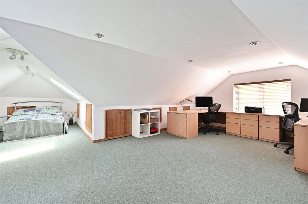 Additional image 3 of 4 bed detached house for saleHilfield, Yateley, Hampshire GU46