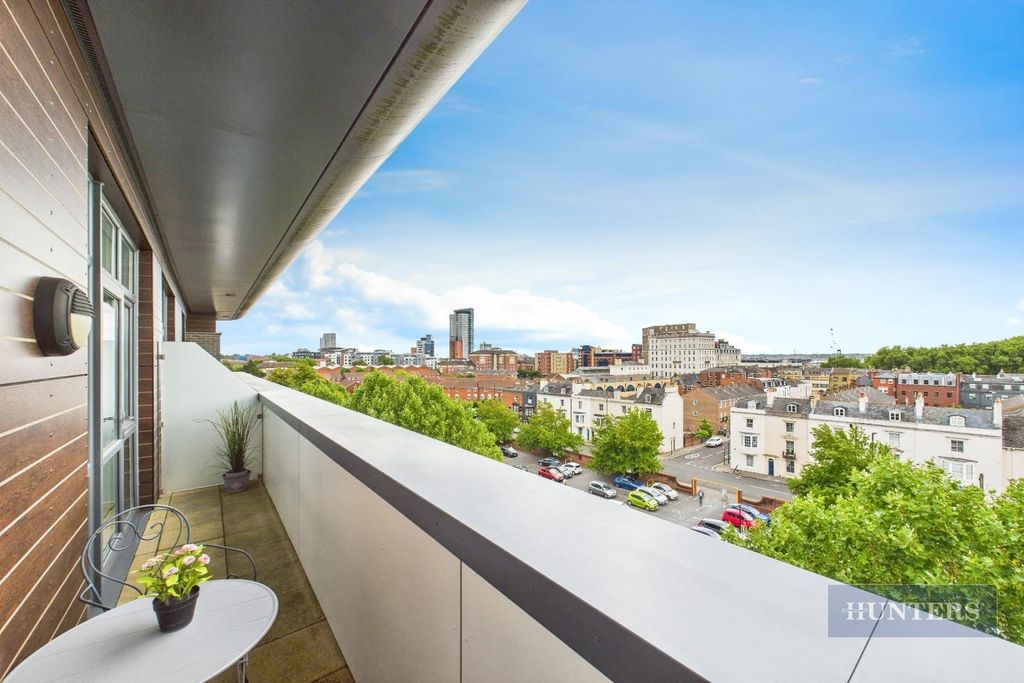 Additional image 11 of 2 bed flat for saleEmpress Heights, College Street, Southampton SO14