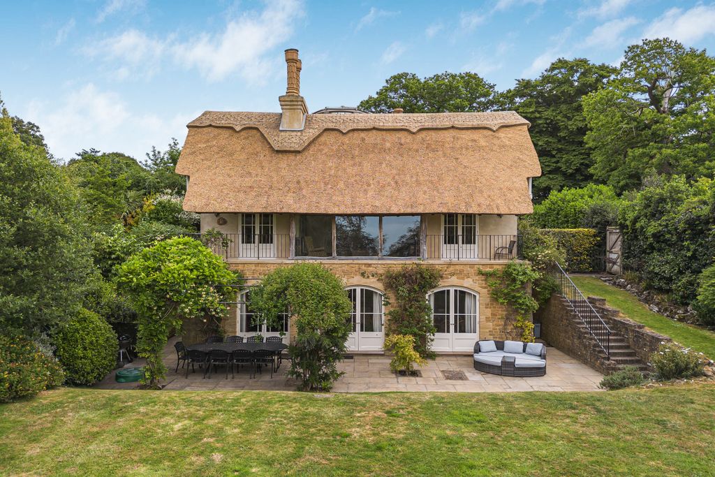 Additional image 13 of 3 bed property for salePembroke Lodge, Richmond Park, Richmond TW10