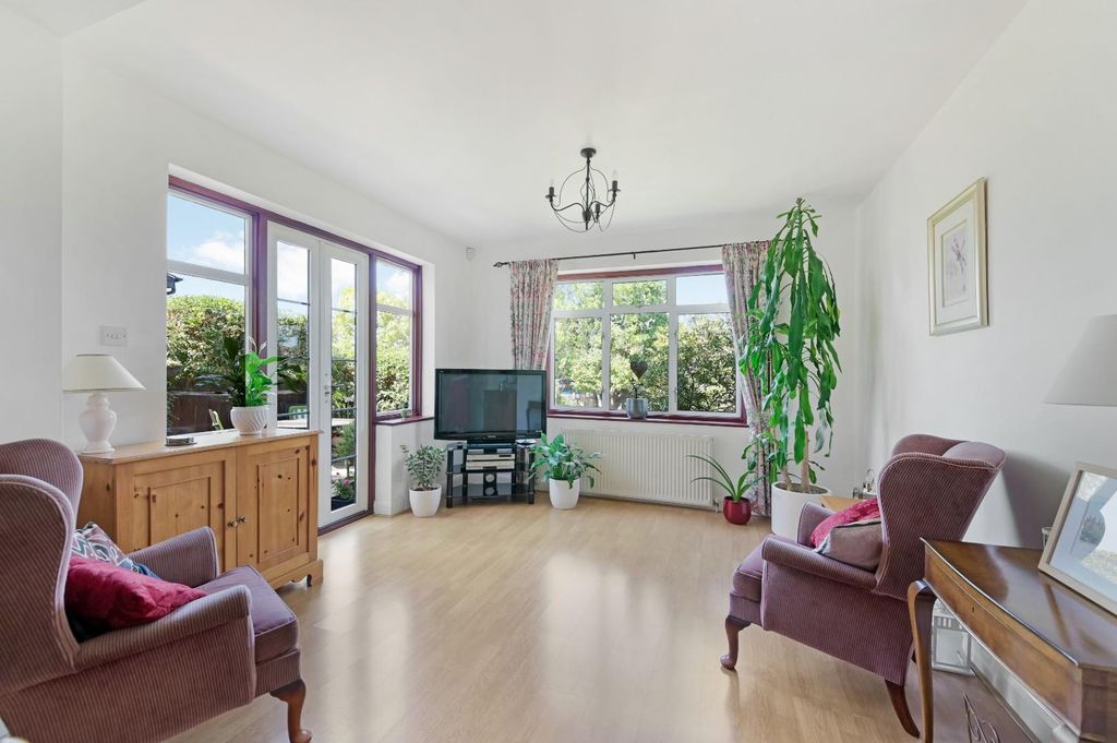 Additional image 7 of 4 bed semi-detached house for saleHighdown, Worcester Park KT4
