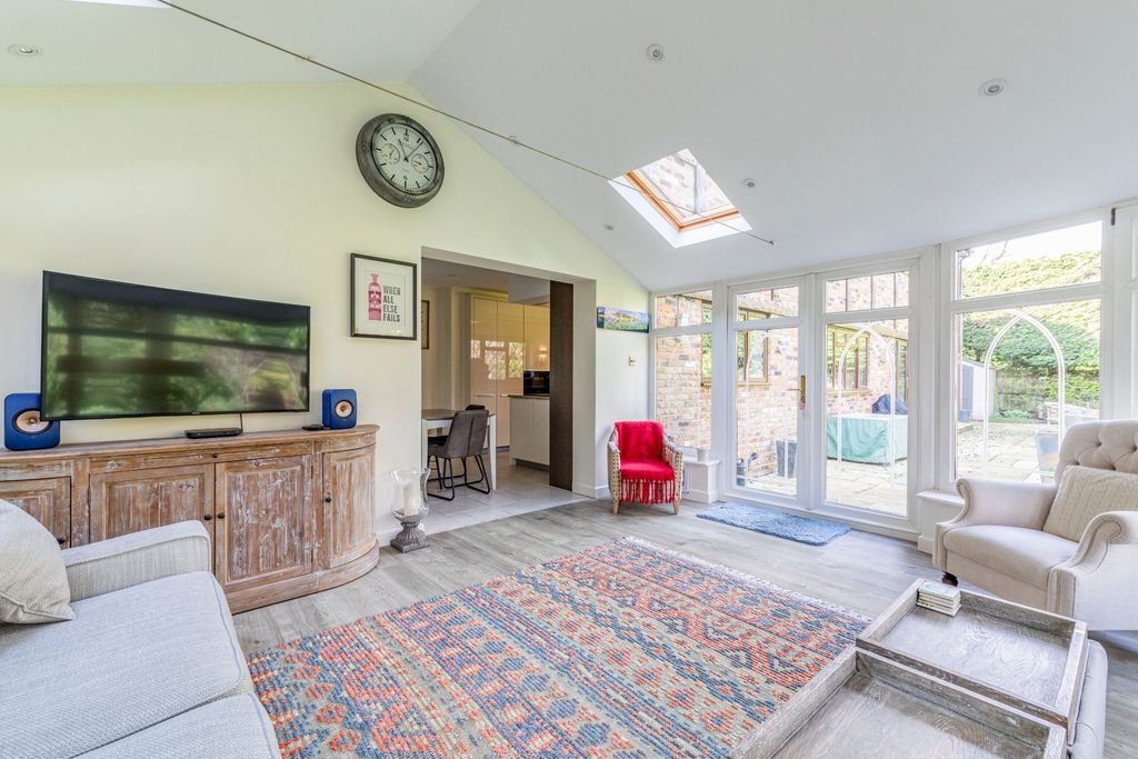Additional image 13 of 5 bed detached house for salePyrford, Surrey GU22