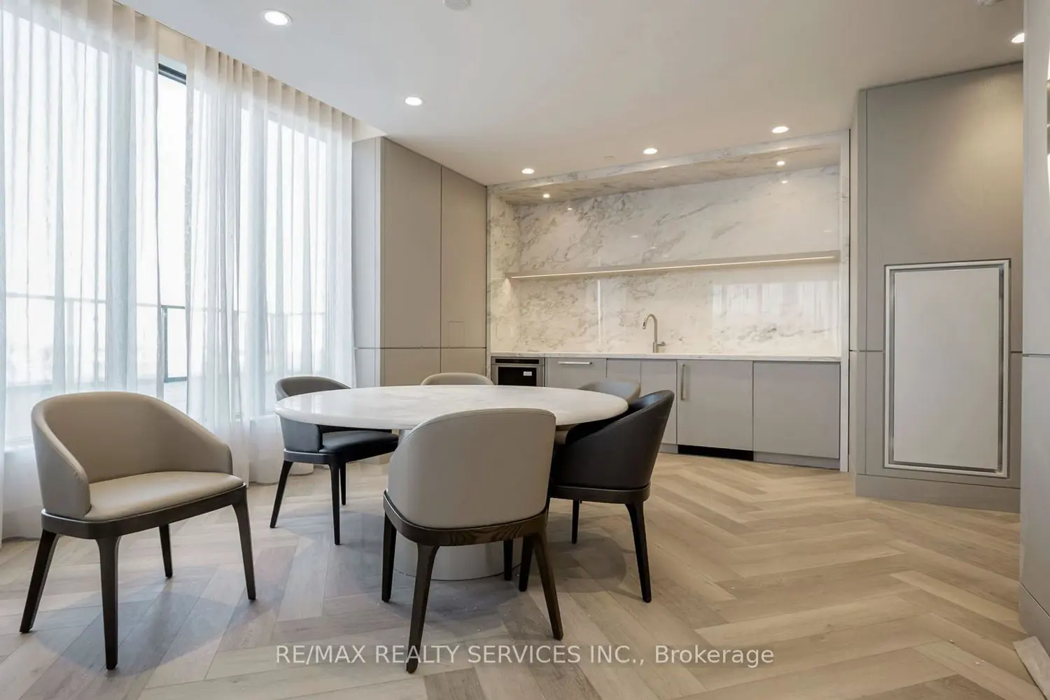Additional image 9 of 1415 Dundas Street 610