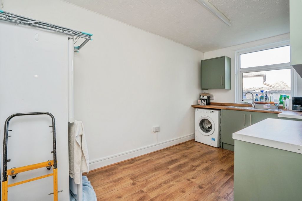Additional image 16 of 1 bed flat for saleLondon Road, Portsmouth, Hampshire PO2