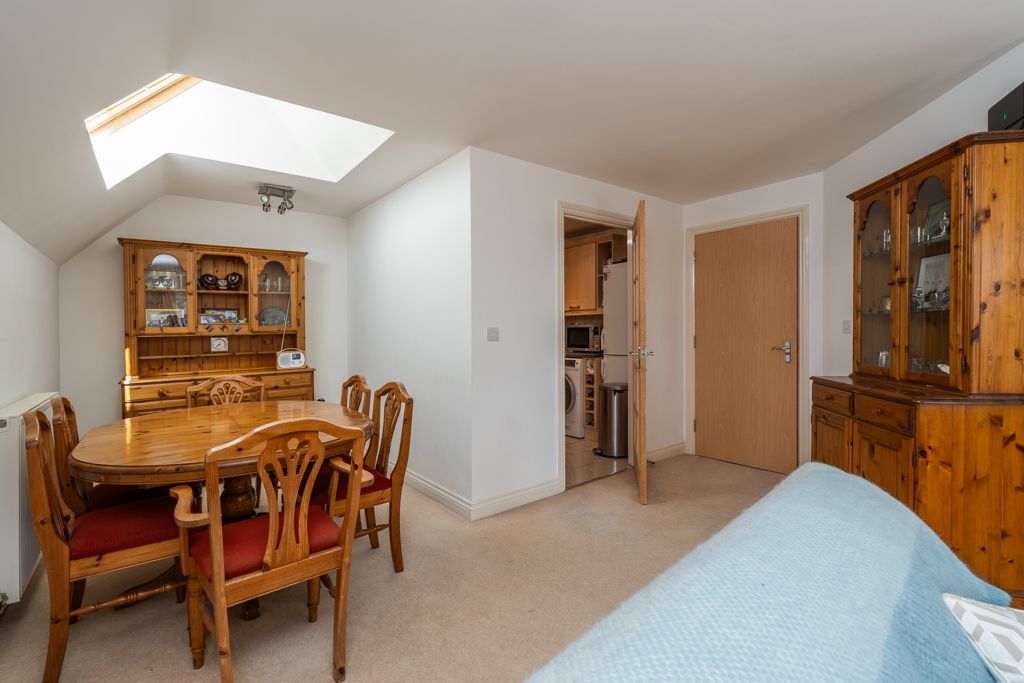 2 bed flat for saleProvidence Hill, Bursledon SO31 photo 4