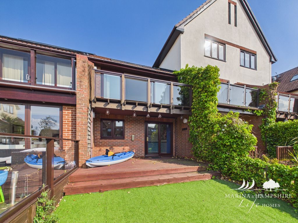 Additional image 12 of 4 bed town house for saleNewlyn Way, Port Solent PO6