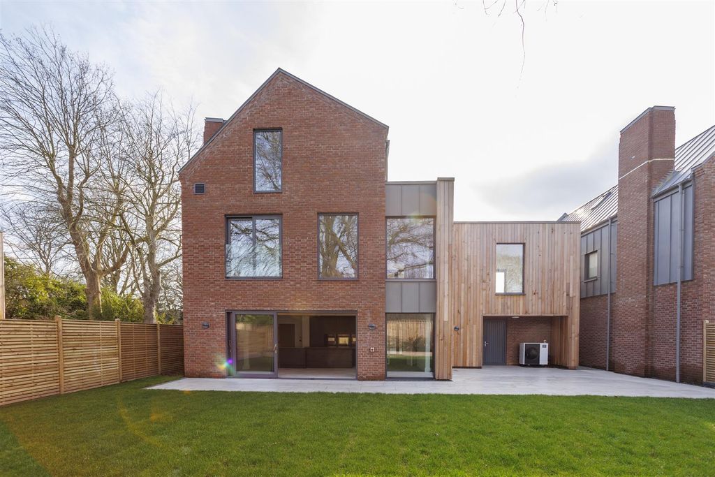 Additional image 2 of 4 bed detached house for saleFulford Road, York YO10