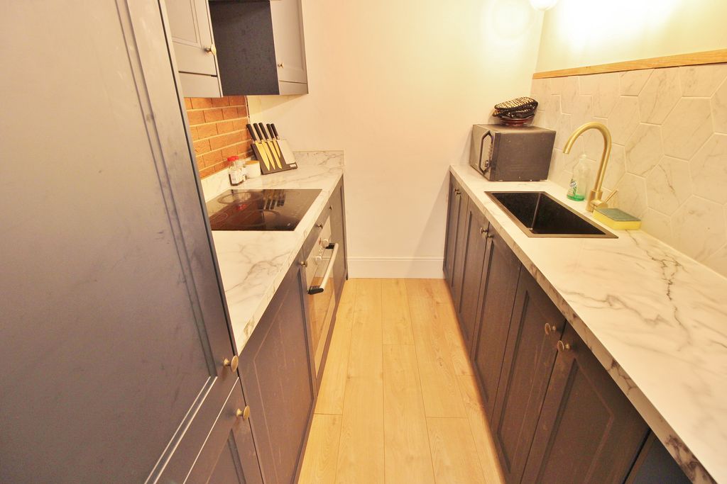 Additional image 9 of 1 bed flat for saleNelson Road, Southsea PO5