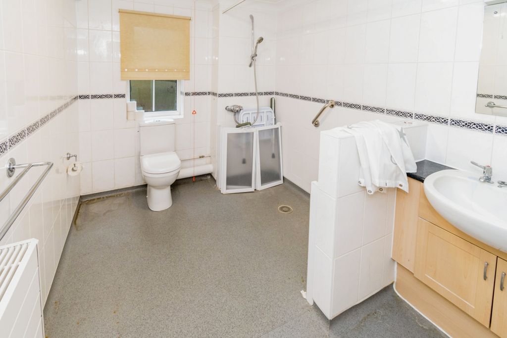 Additional image 9 of 2 bed flat for saleRollesbrook Gardens, Southampton, Hampshire SO15