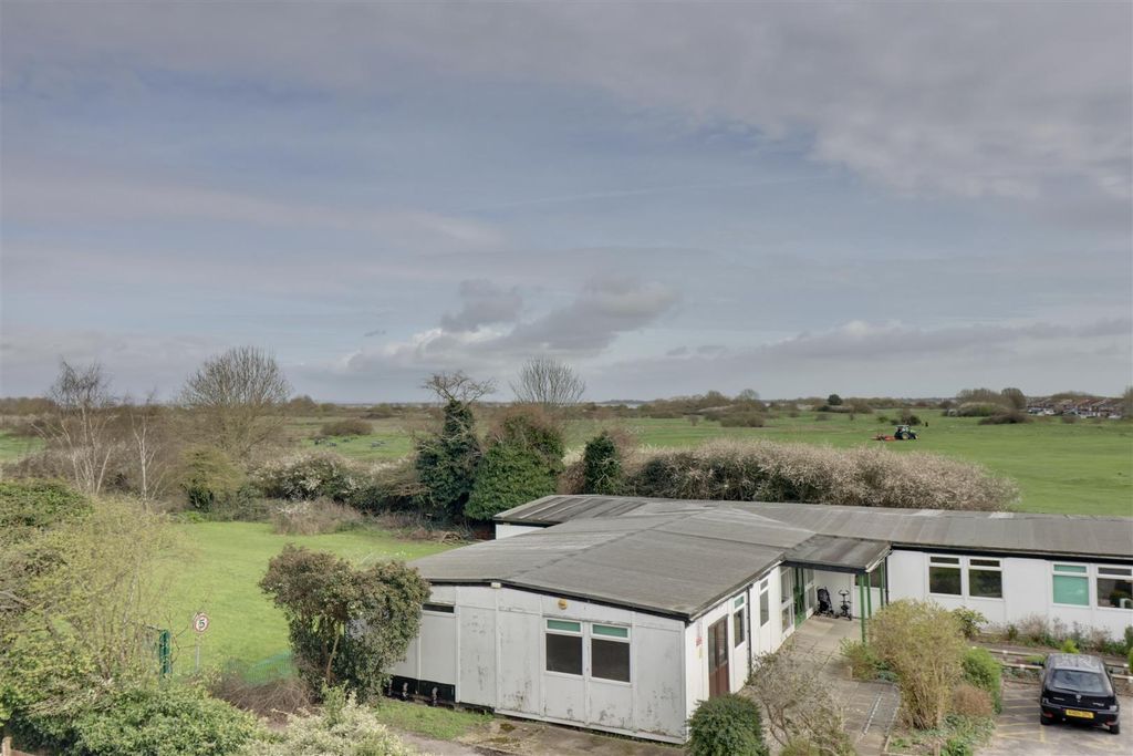 Additional image 15 of 4 bed town house for saleEast Shore Way, Portsmouth PO3