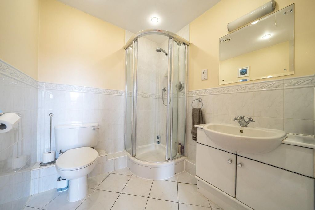 Additional image 11 of 2 bed flat for saleGunwharf Quays, Portsmouth PO1