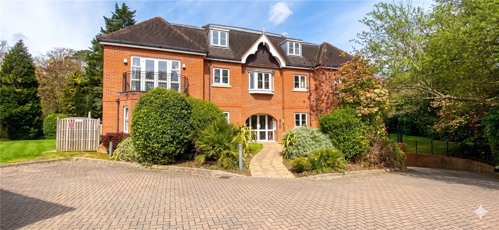 Additional image 2 of 2 bed flat for saleChasemount, Snows Ride, Windlesham GU20