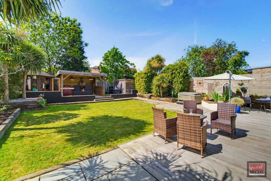 Additional image 12 of 4 bed detached house for saleFontmell Close, Ashford TW15